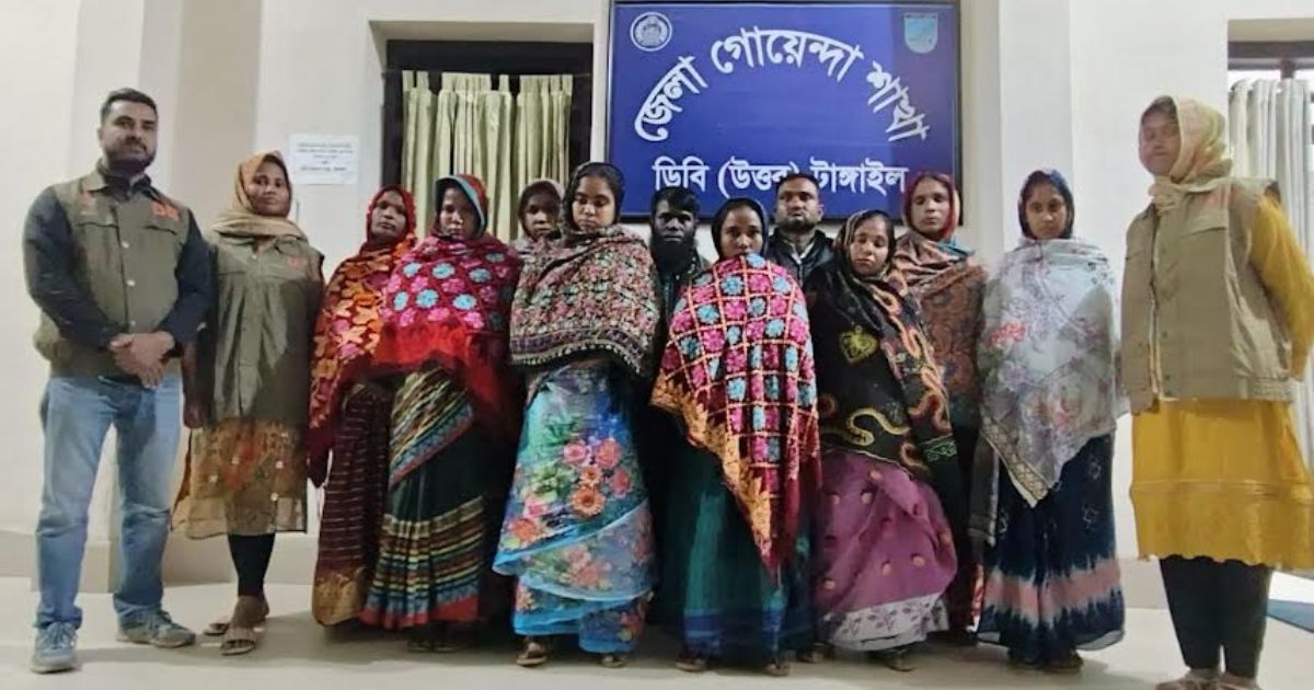 টাঙ্গাইলে ৮ নারী সদস্যসহ গ্রেপ্তার ১০ ডাকাত