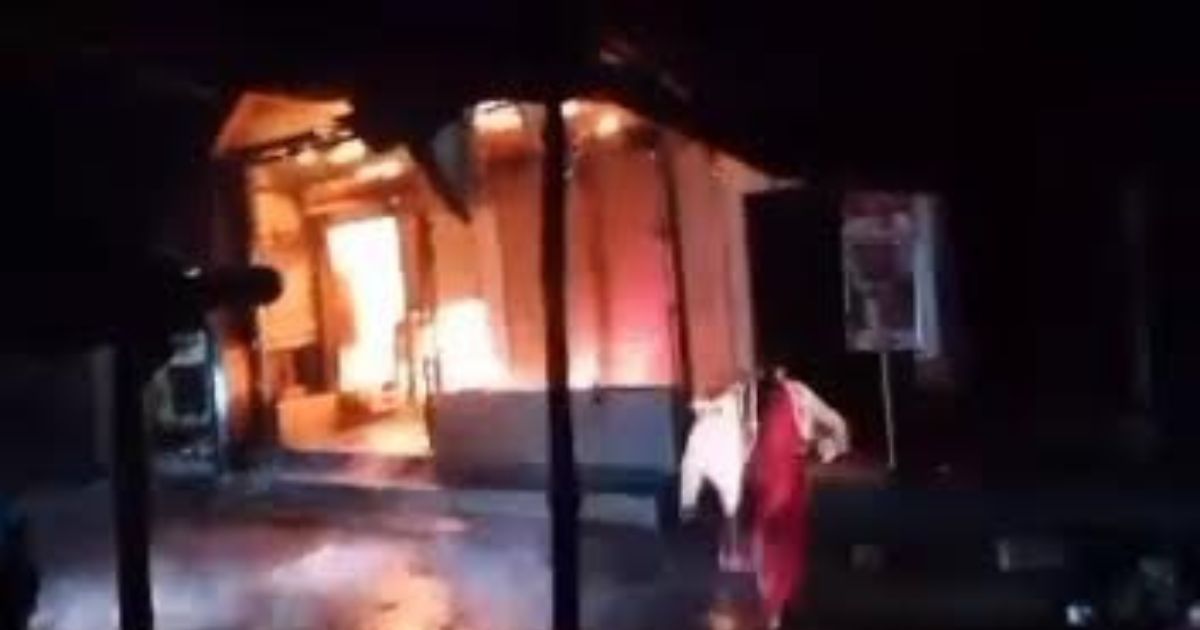 কাশিমপুরে ভয়াবহ অগ্নিকাণ্ডে ২ দোকান পুড়ে ছাই