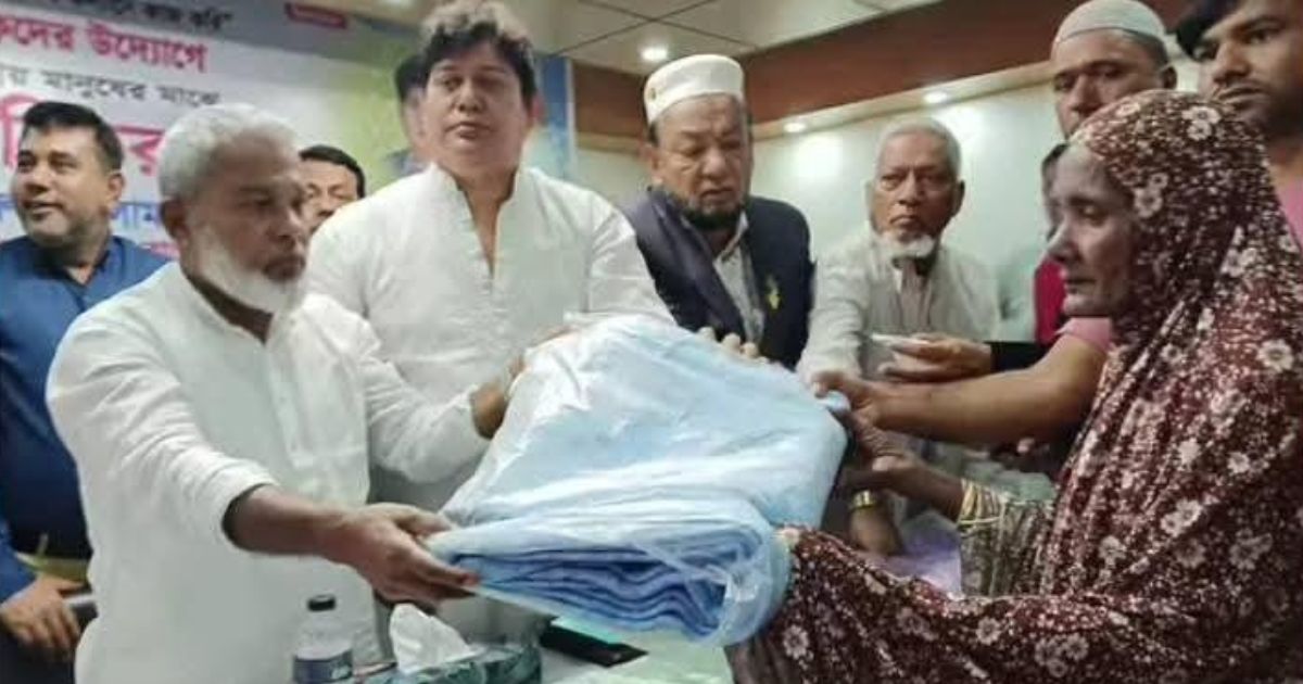সোনারগাঁয়ে যুব-সমাজের উদ্যোগে শীতবস্ত্র বিতরণ