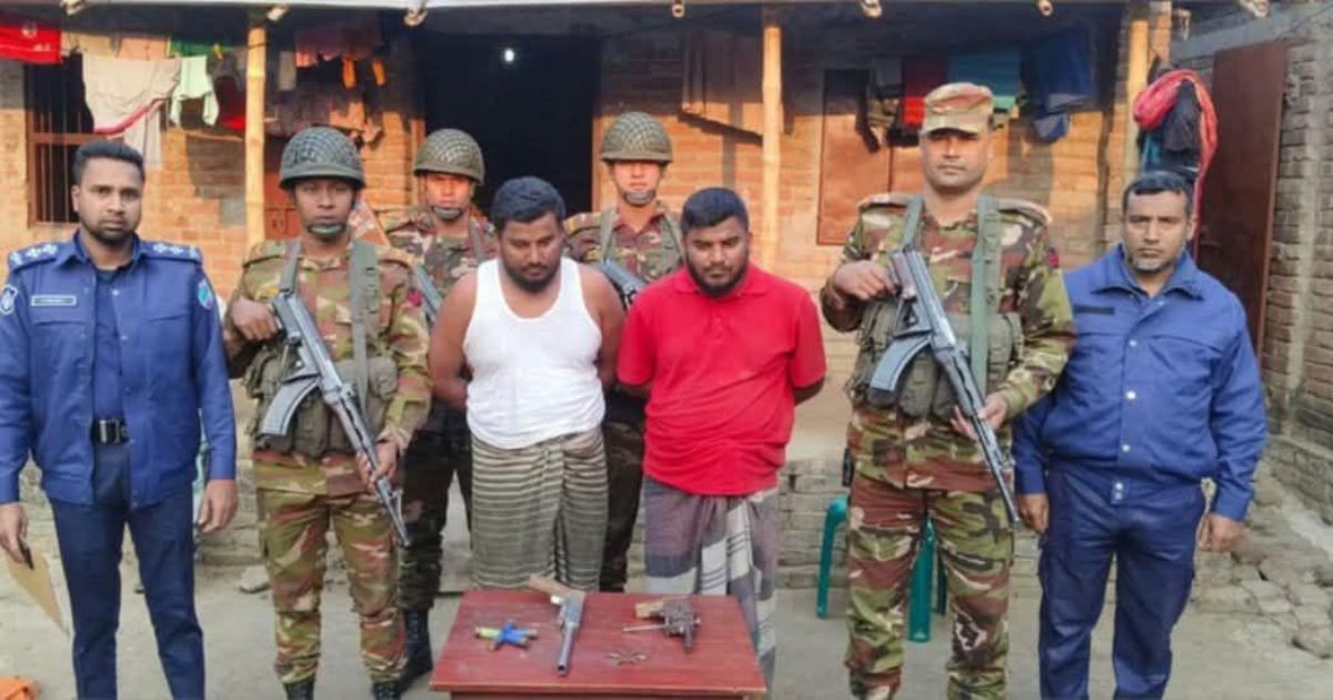 কুষ্টিয়ায়  অস্ত্রসহ বিএনপি নেতা রােকন সেনাবাহিনীর হাতে আটক