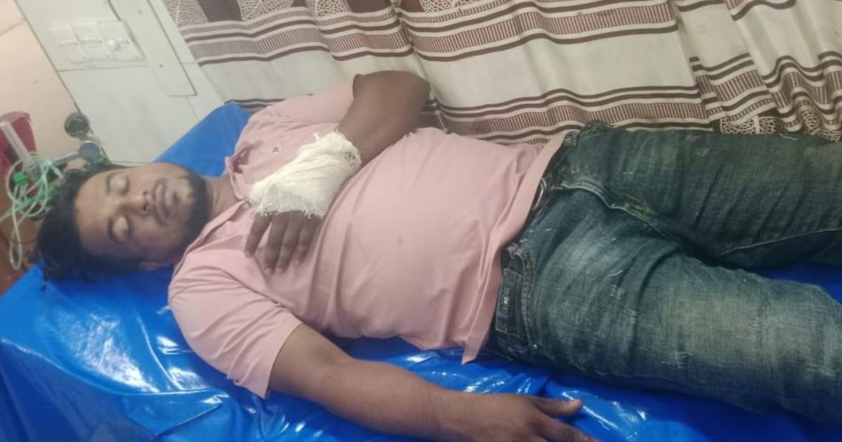 নোয়াখালীতে ফেসবুক স্ট্যাটাস নিয়ে দু’গ্রুপের সংঘর্ষ, আহত-৯