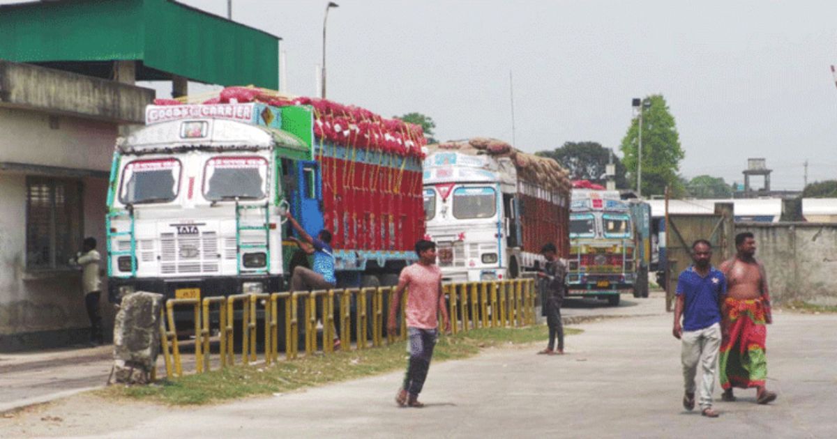 বেনাপোল থেকে ৪ পণ্যবাহী ট্রাক ফেরত পাঠাল ভারত