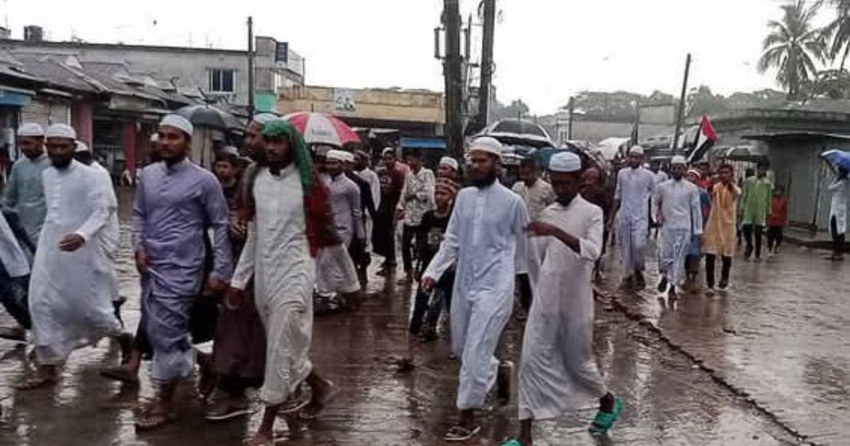 ঝড়-বৃষ্টি উপেক্ষা করে তজুমদ্দিনে ফিলিস্তিনের পক্ষে গণজোয়ার