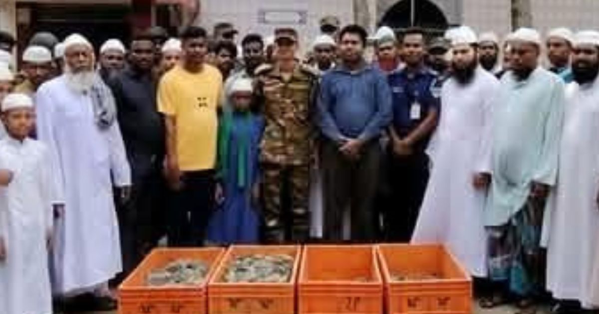 শ্যামনগরে জেলি পুশকৃত চিংড়ীসহ আটক ২