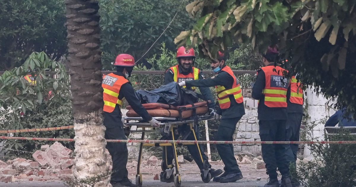 পাকিস্তানের পাল্টা হামলায় ভারতের সেনা সদরদপ্তর ধ্বংস, নিহত ৩