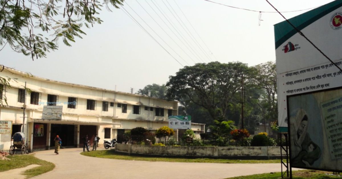 রাজবাড়ী সদর হাসপাতালে চিকিৎসা নয়, তদারকিতে ওষুধ প্রতিনিধিরা