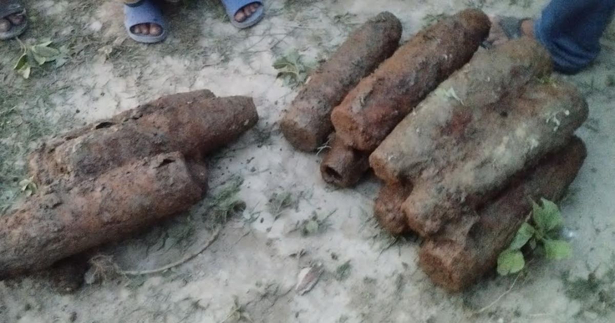 যমুনার তীরে ১১টি মর্টার শেল উদ্ধার