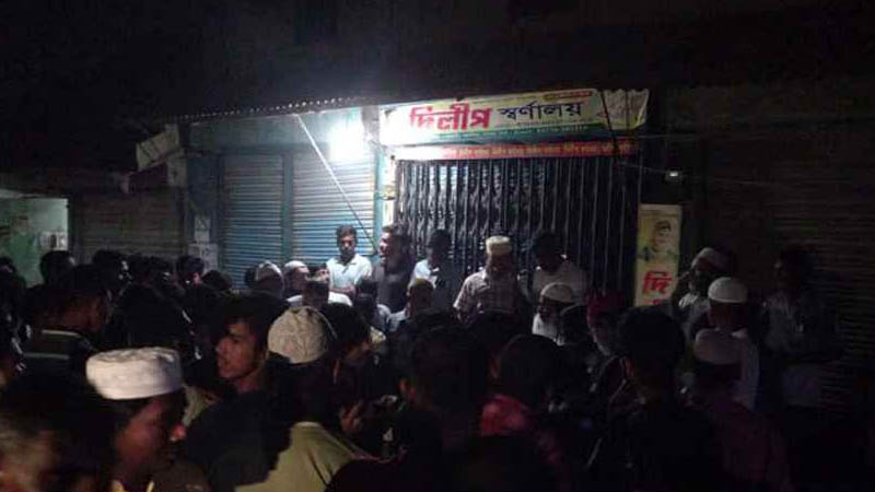 ককটেল বিস্ফোরণের পর স্বর্ণের দোকানে ডাকাতি, ব্যবসায়ী নিহত