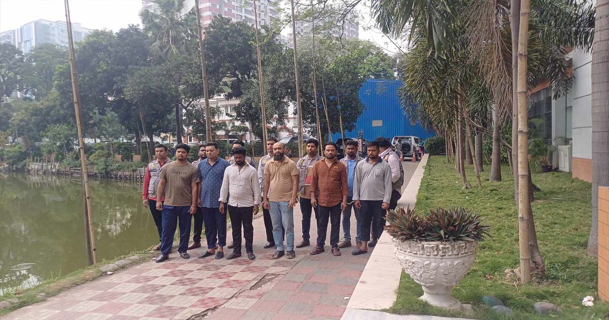 চালককে ট্রাক থেকে নামিয়ে গুলি: অস্ত্রসহ গ্রেপ্তার ৬