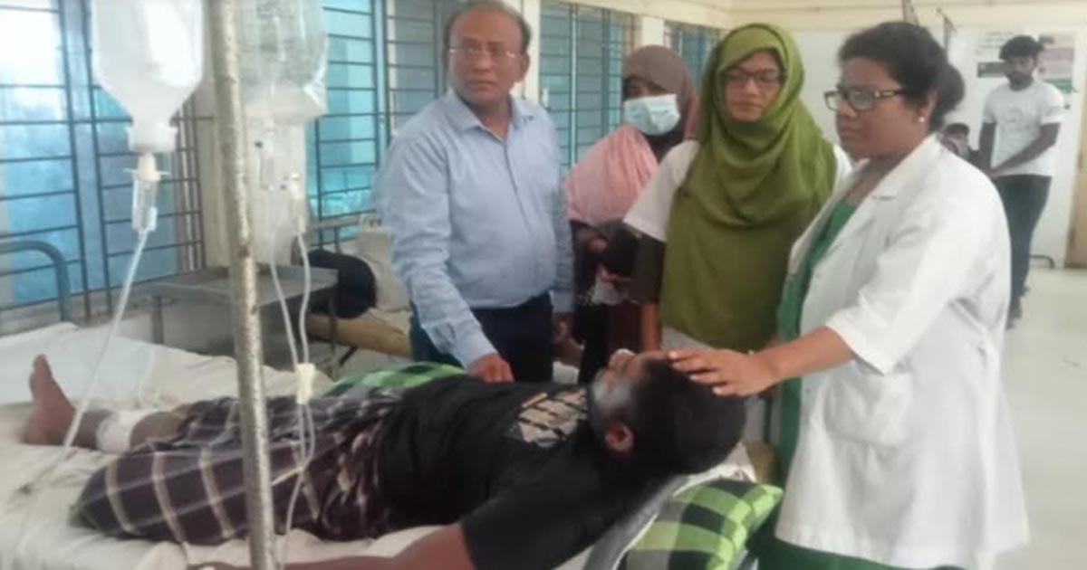 বাগাতিপাড়ায় অ্যান্টিভেনমের মাধ্যমে সাপে কাটা রোগীর চিকিৎসা শুরু