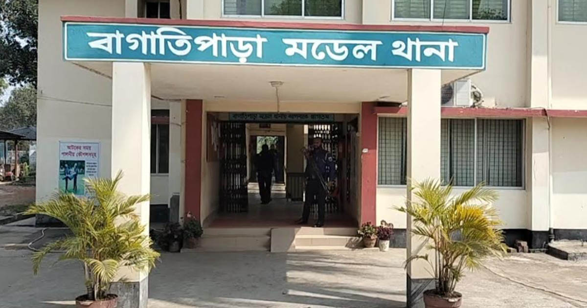 বাবার মামলায় ছেলে কারাগারে