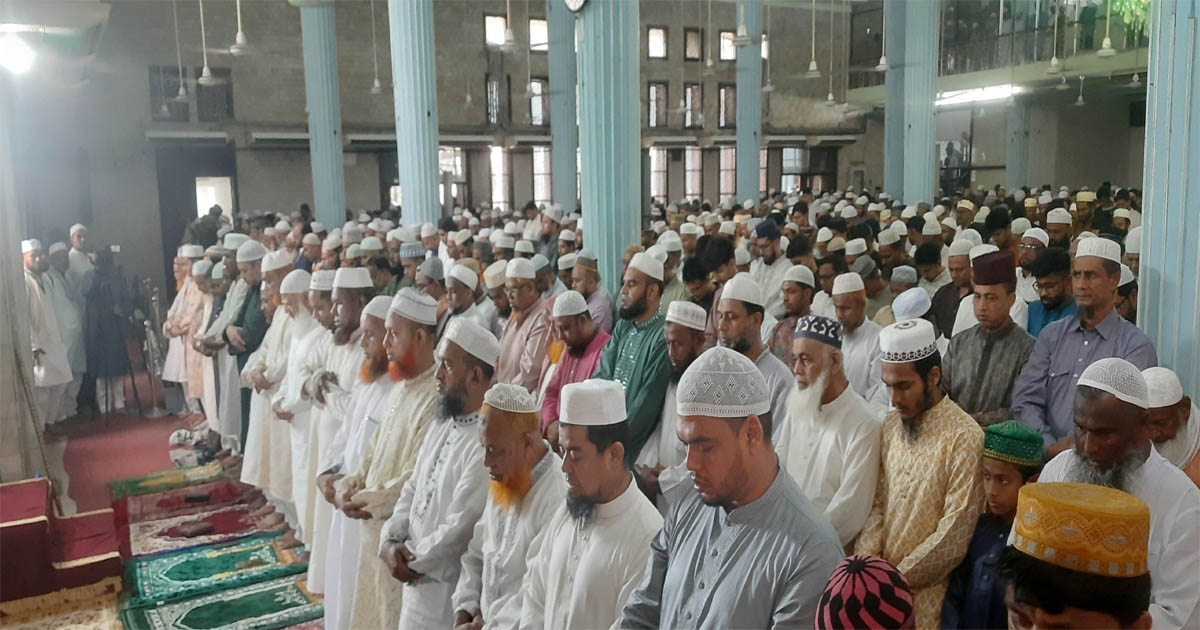 বায়তুল মোকাররমে ঈদের পাঁচ জামাত অনুষ্ঠিত
