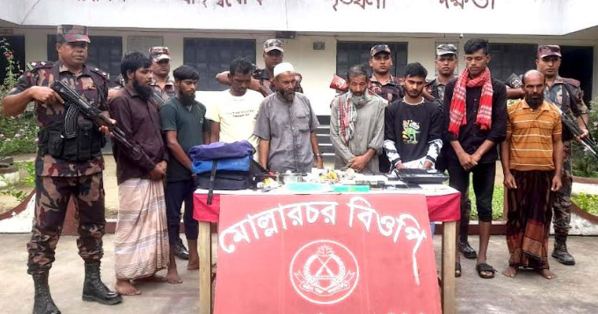 রৌমারী সীমান্তে ৮ বাংলাদেশি আটক