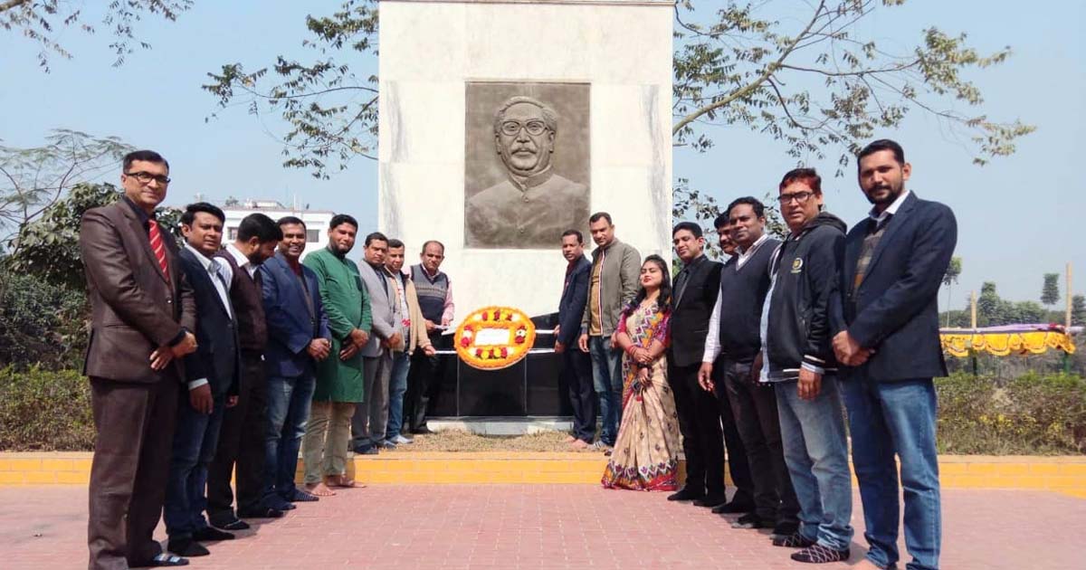বঙ্গবন্ধুর ম্যুরালে বেরোবি অফিসার্স অ্যাসোসিয়েশনের শ্রদ্ধা