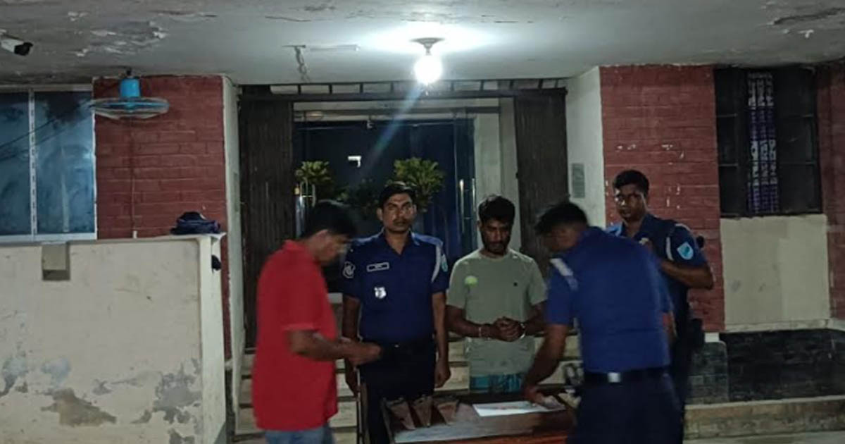 বোয়ালমারীতে ইয়াবাসহ মাদক কারবারি আটক