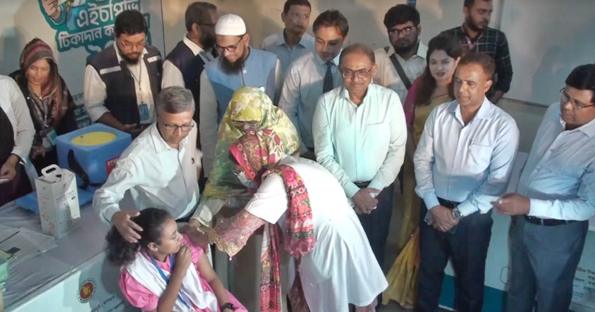 বরিশালে এইচপিভি টিকাদান কার্যক্রম উদ্বোধন