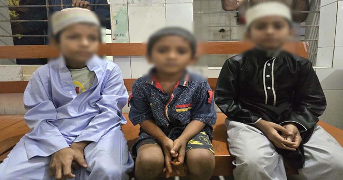 আইসক্রীম খাওয়ার অপরাধে তিন শিশুকে হাঁতুড়ি দিয়ে ৬ ঘণ্টা নির্যাতন