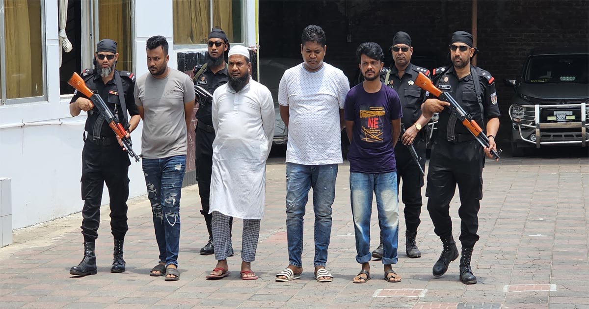 সরকারি লোগো সাঁটিয়ে ৭ লাখ ইয়াবা পাচার, গ্রেপ্তার ৪