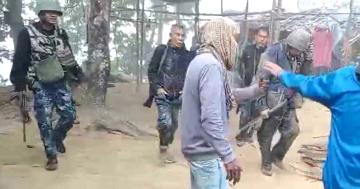 তুমব্রু বিজিবি ক্যাম্পে আশ্রয় নিয়েছে মিয়ানমারের ১৪ সীমান্তরক্ষী