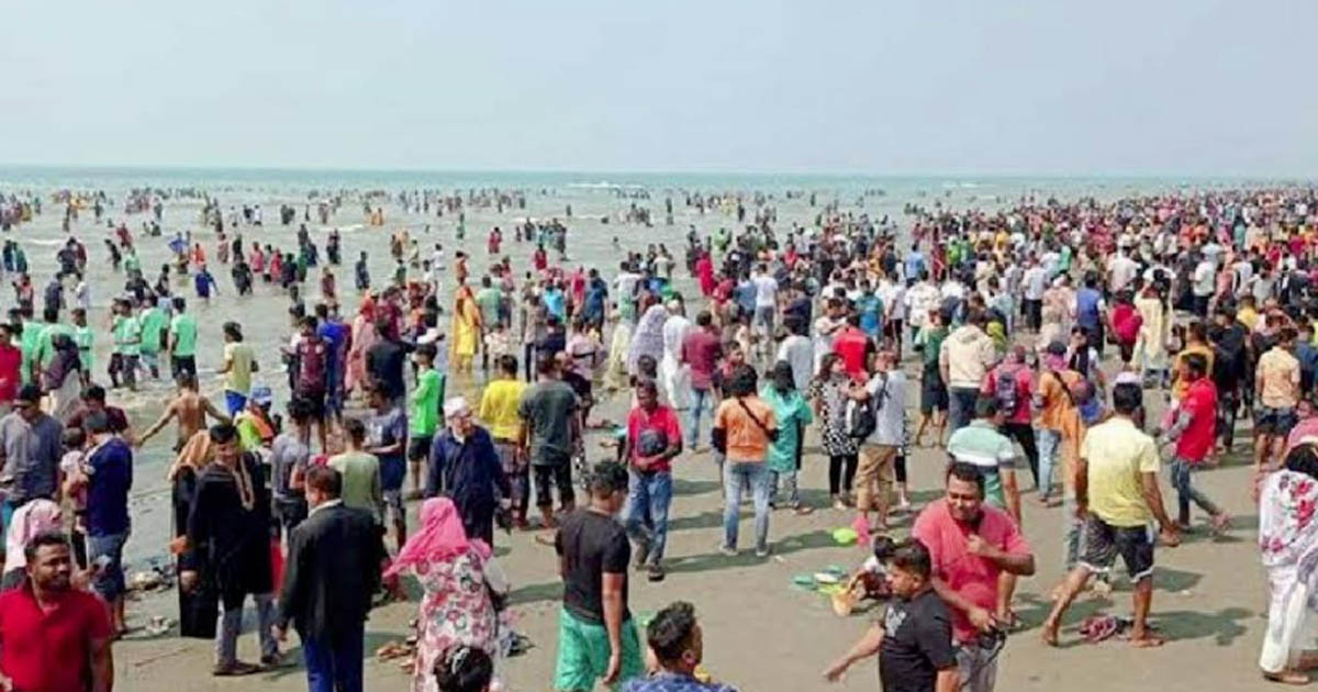 ঈদের ছুটিতে কক্সবাজারে লাখো পর্যটকের ঢল, জমজমাট ব্যবসা-বাণিজ্য