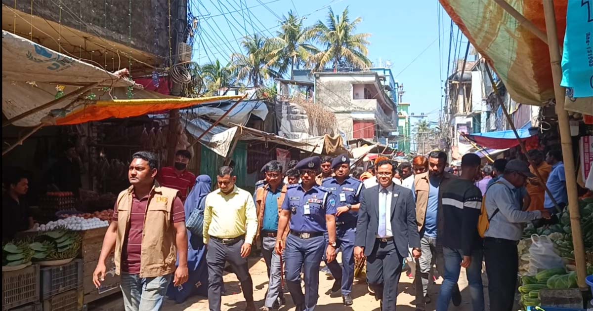 রাঙ্গামাটিতে বাজার পরিদর্শনে ডিসি-এসপি