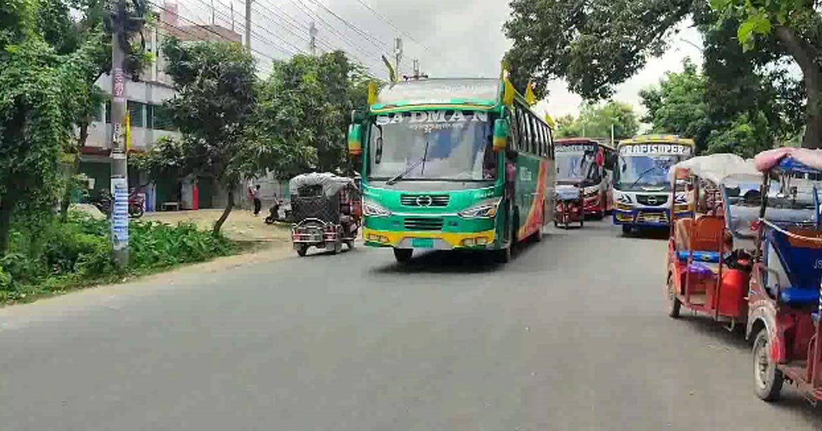 চিরচেনা রূপে ফিরছে দিনাজপুর শহর