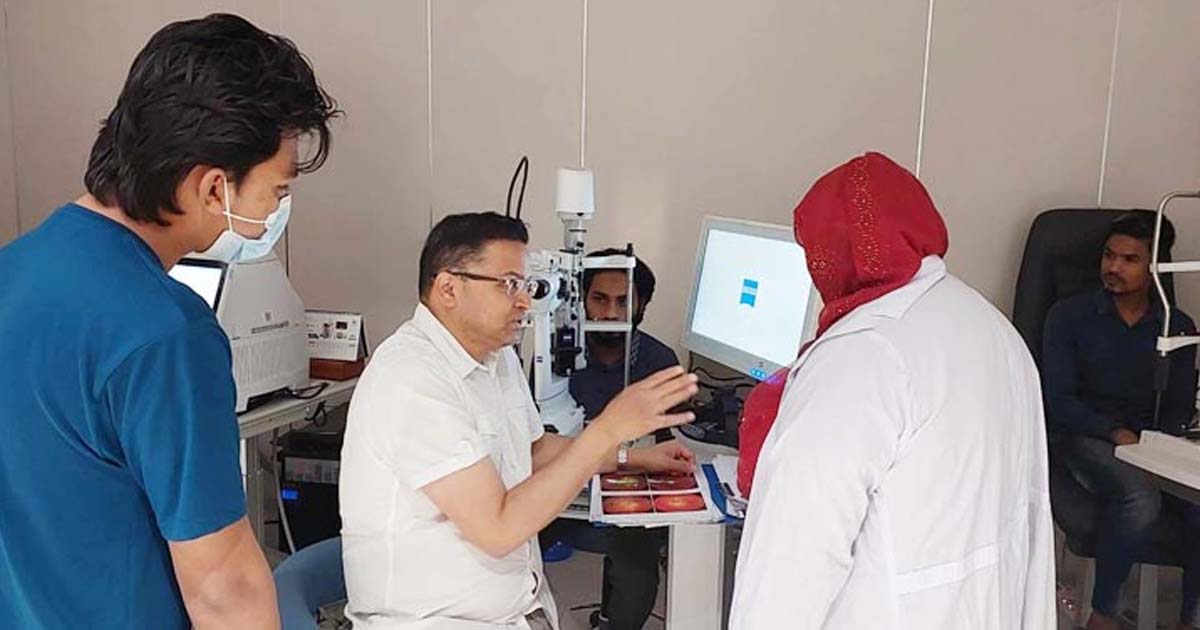 জুলাই বিপ্লবে আহতদের চিকিৎসা দিতে যুক্তরাজ্যের দুই বিশেষজ্ঞ ঢাকায়