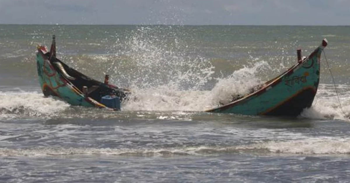 মেঘনা নদীতে নৌকা ডুবি, ব্যবসায়ী নিখোঁজ