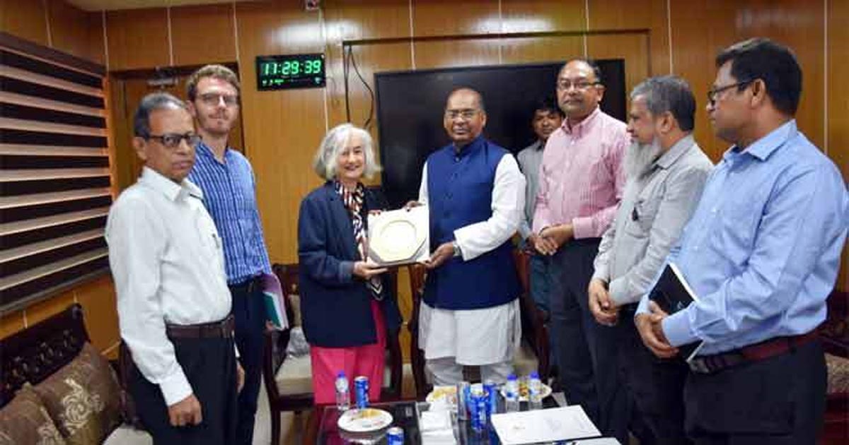 প্রযুক্তির মাধ্যমে  বজ্রপাতে প্রাণহানি কমাতে কাজ করছে সরকার