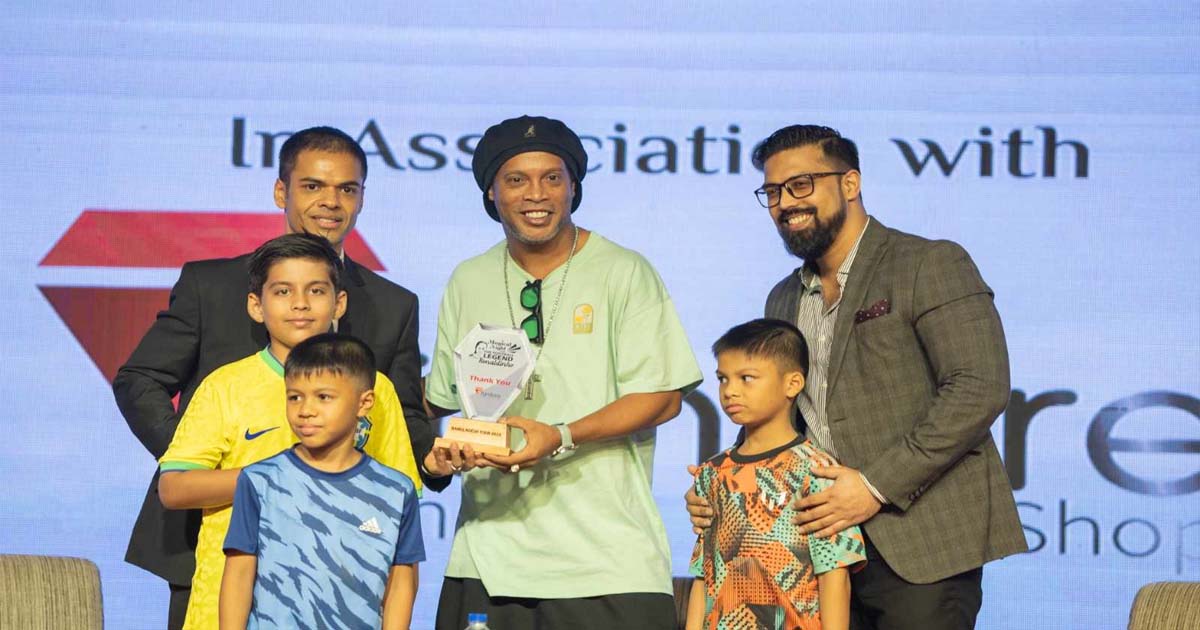 ফ্যানফেয়ার অ্যাপ ব্যবহারকারীদের জন্য শুভেচ্ছা উপহার রেখে গেলেন রোনালদিনহো