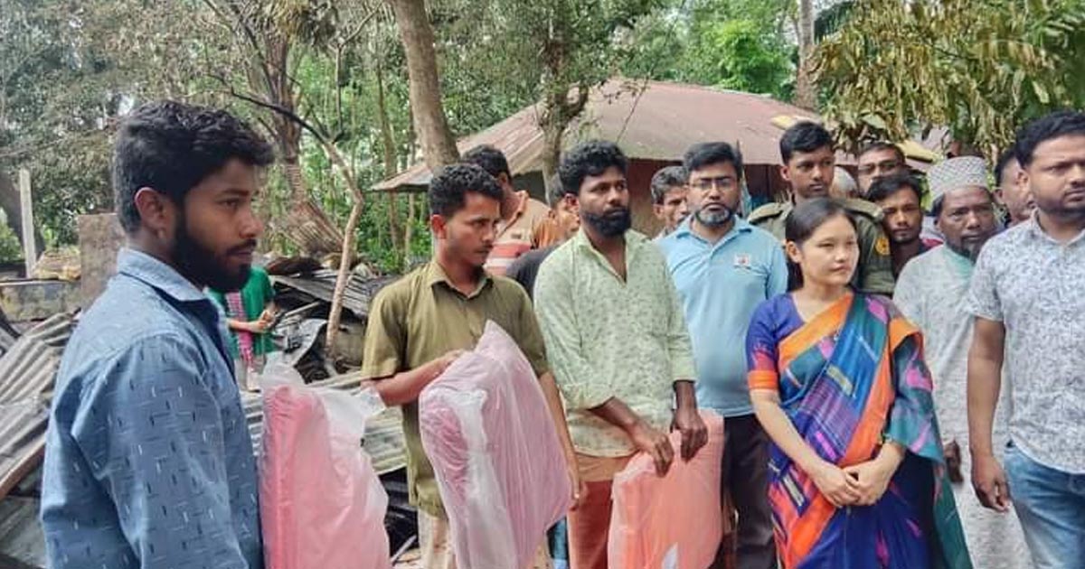ফেনীতে অগ্নিকাণ্ডে পুড়ল ৬ বসতঘর