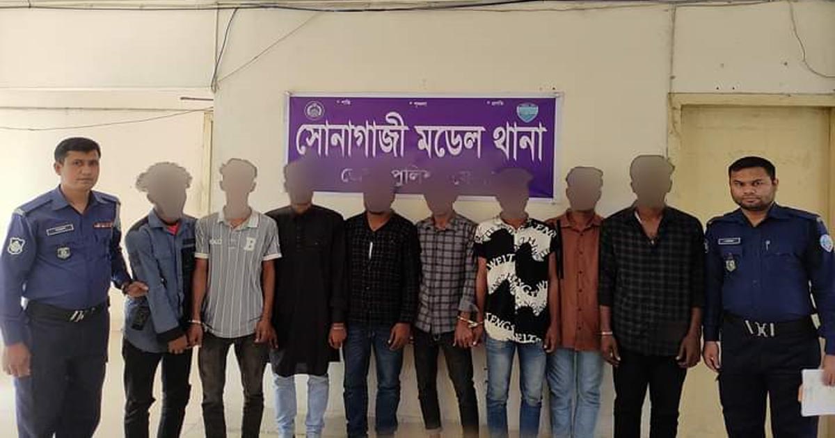 ফেনীতে চোলাই মদসহ ৮ যুবক গ্রেপ্তার