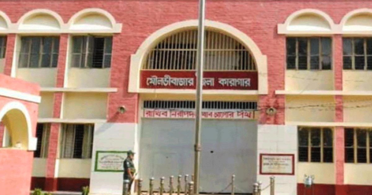 ৩১৬ ধারণক্ষমতার করাগারে বন্দি ৭২৫