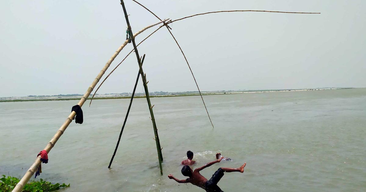 তীব্র তাপদাহে অতিষ্ঠ গাইবান্ধার জনজীবন