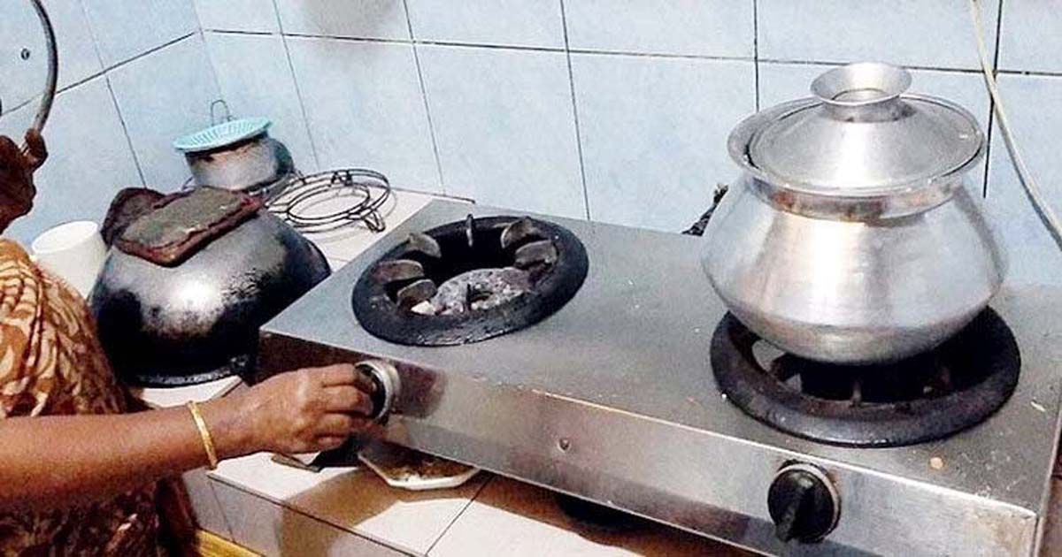 বন্ধ হচ্ছে না চুরি ও অপচয়