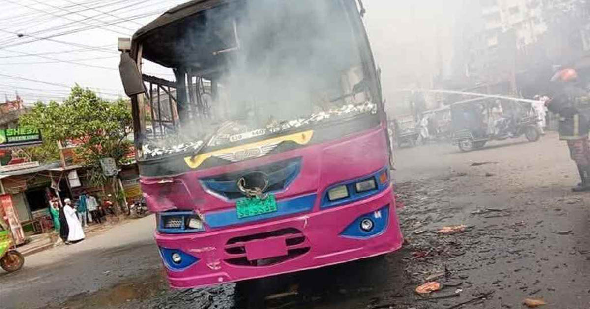 ঈদের দিনে গাজীপুরে বাসচাপায় নিহত ২