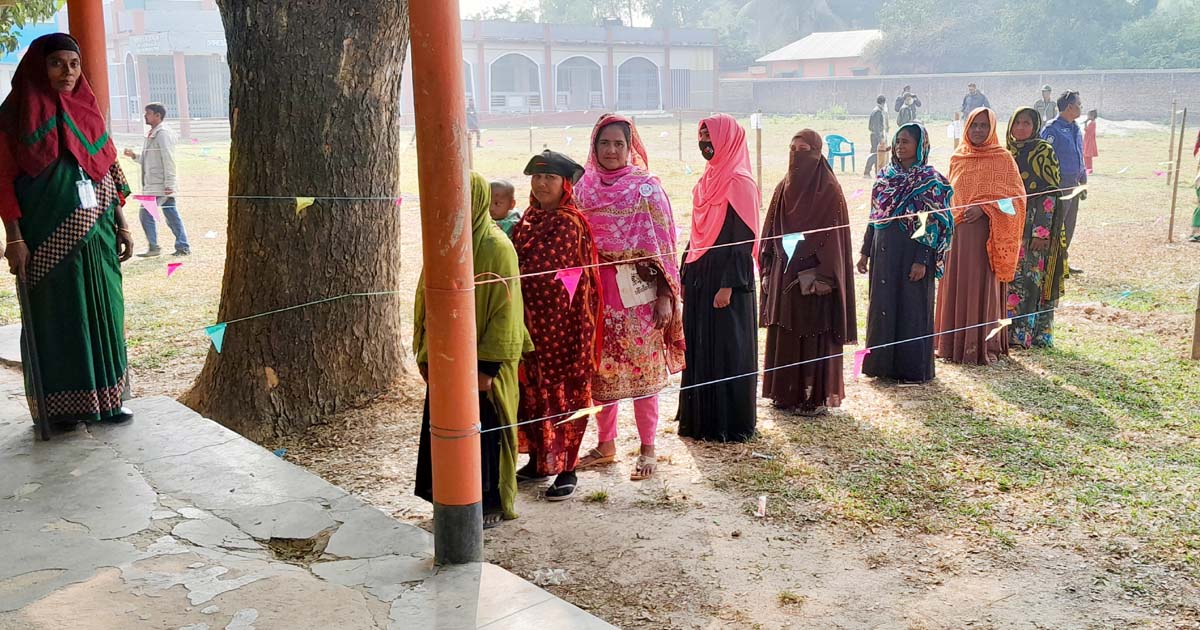 ঘোড়াঘাটে সকালে ভোটার শূন্য, দুপুর পর্যন্ত ভোট পড়েছে ২০ শতাংশ