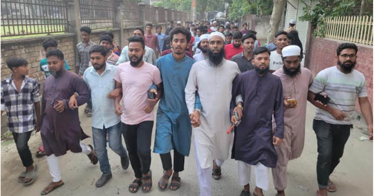গোয়ালন্দে আওয়ামী লীগ নিষিদ্ধের দাবিতে বিক্ষোভ মিছিল