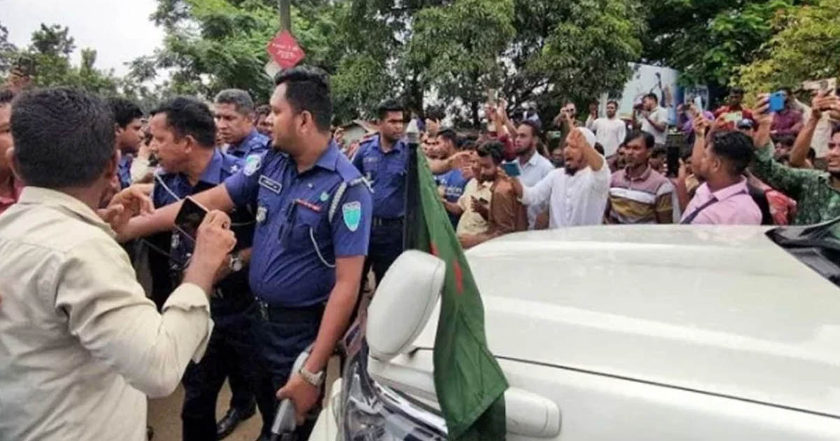 জাফলংয়ে দুই উপদেষ্টার গাড়ি আটকে ভুয়া ভুয়া স্লোগান