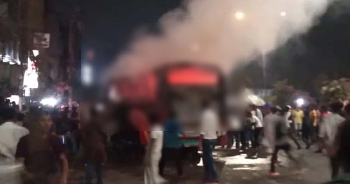 এবার গুলিস্তানে বাসে আগুন দিল দুর্বৃত্তরা