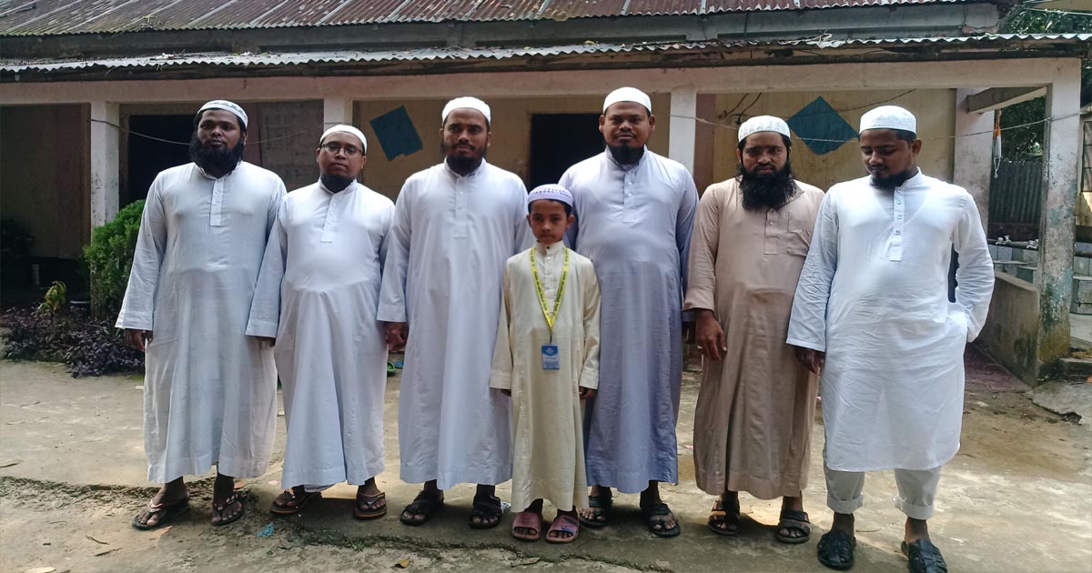 ১৪ মাসে কুরআনের হাফেজ ৯ বছরের শিশু