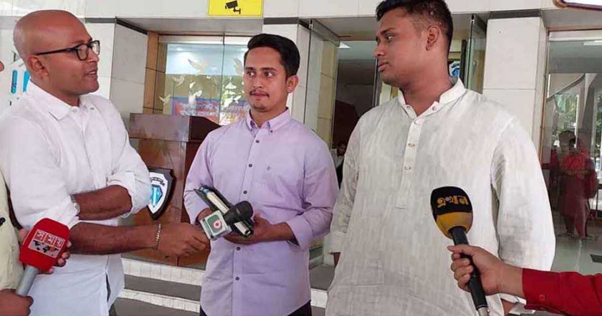 অভিযোগ নিয়ে দুদক কার্যালয়ে হাসনাত-সারজিস