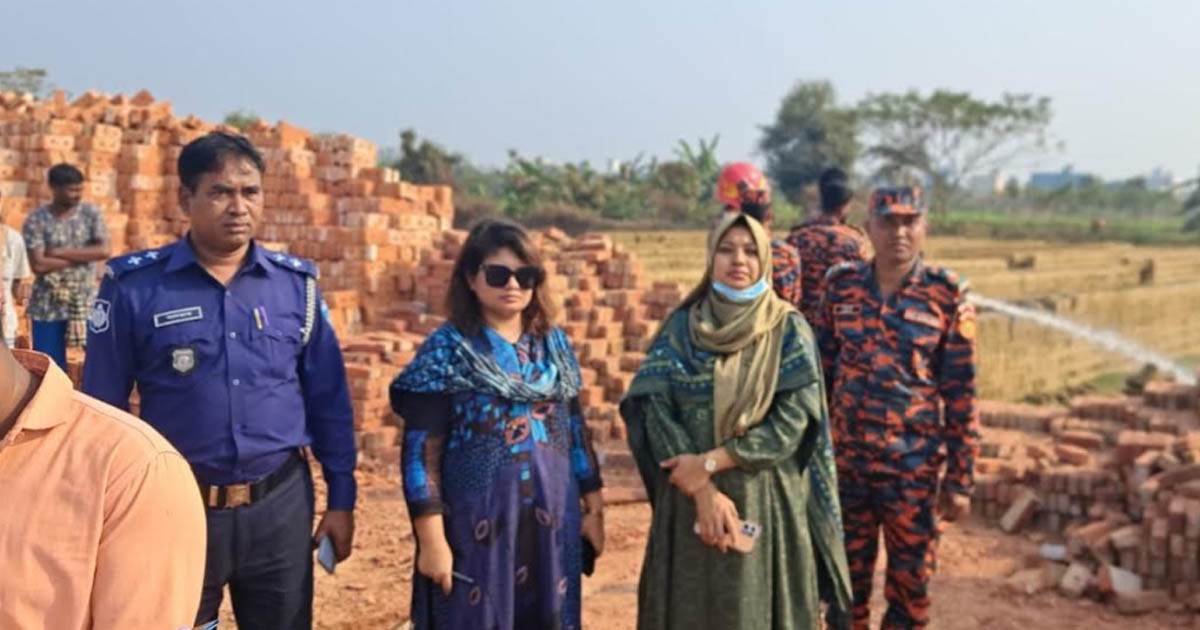 হাটহাজারী অবৈধ ইটভাটা গুঁড়িয়ে দিল প্রশাসন