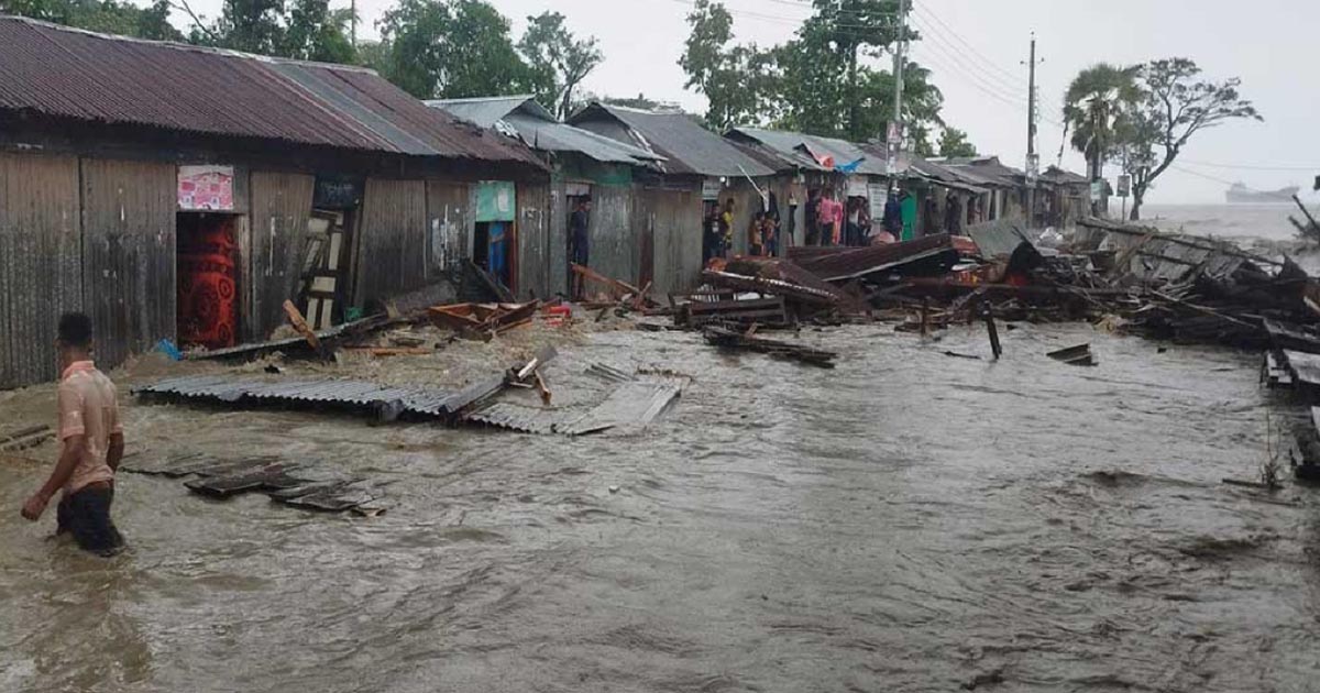 ঘূর্ণিঝড় রেমালের তাণ্ডব: হাতিয়ায় ভেসে গেল ২ হাজার গবাদিপশু
