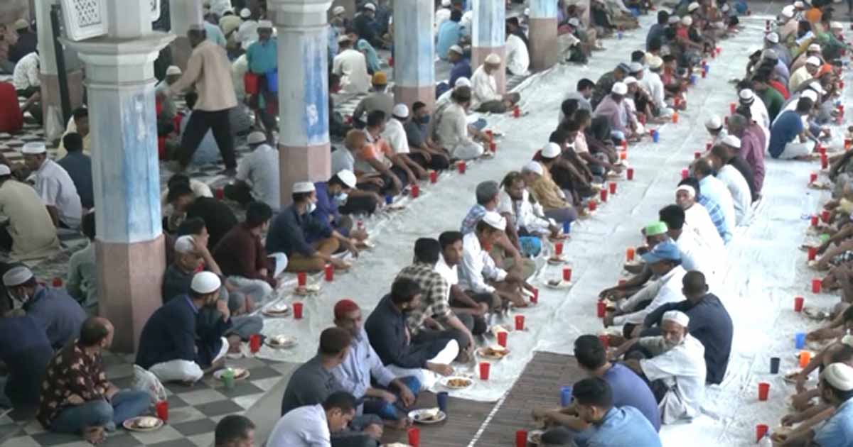 ইফতারের আগ মুহূর্তে বিশ্বনবী যেসব আমল করতেন