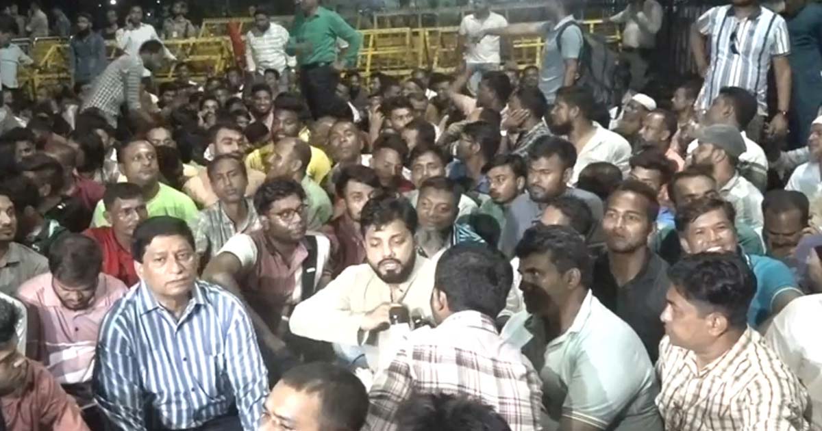 দাবি আদায় না হওয়া পর্যন্ত ঘরে না ফেরার ঘোষণা ইশরাকের