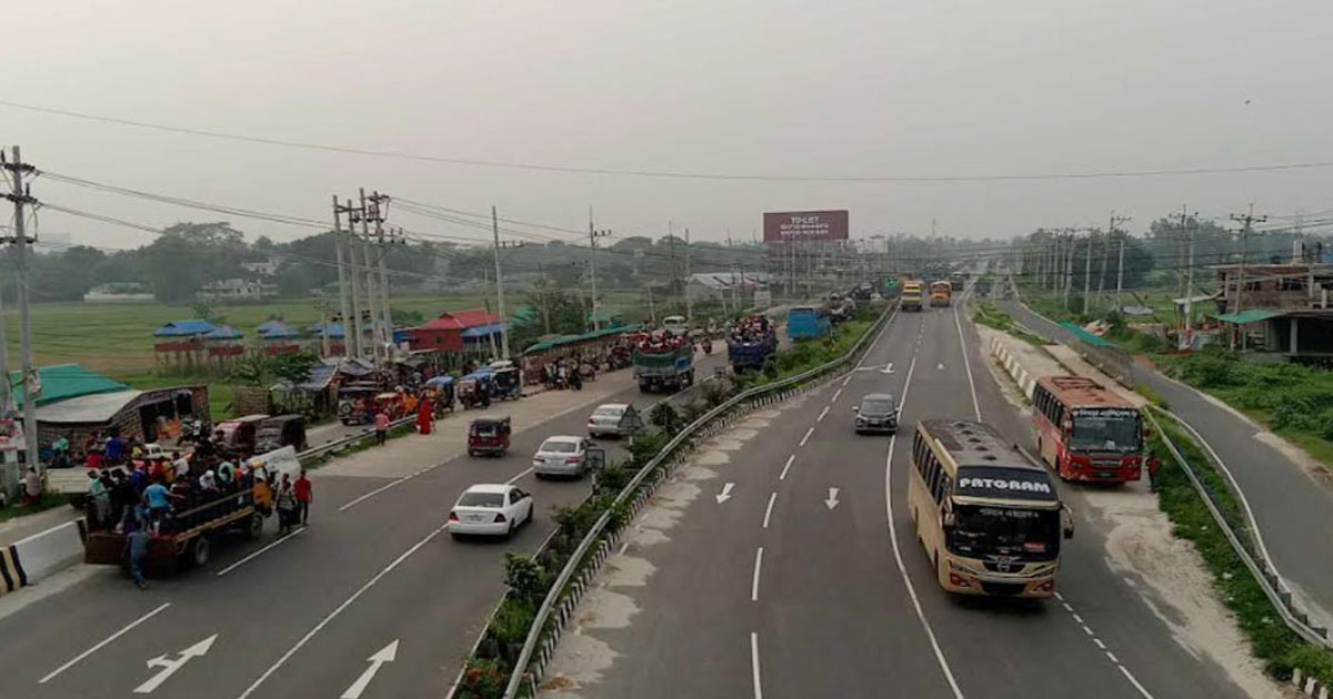 ঢাকা-টাঙ্গাইল মহাসড়কে ১৪ ঘণ্টা পর  যান চলাচল স্বাভাবিক