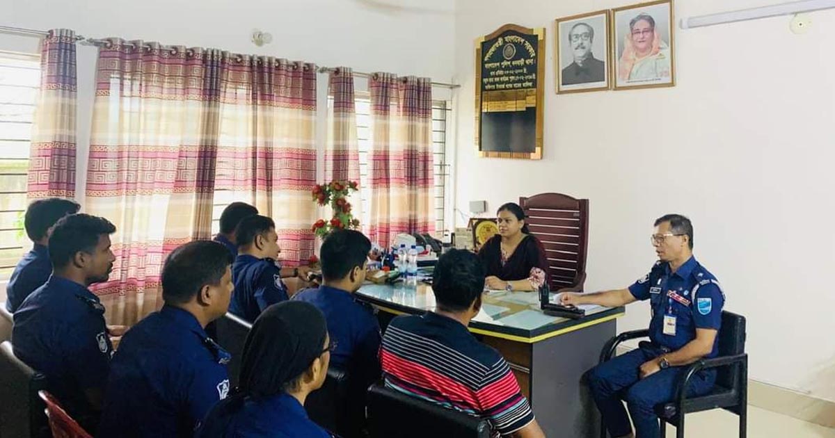 সহকারী পুলিশ সুপার ফারহানা আফরোজ জেমির থানা ও পুলিশ ফাঁড়ি পরিদর্শন