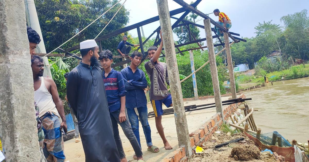 জুড়ীতে পাহাড়ি ঢলে নদীগর্ভে ঘরবাড়ি