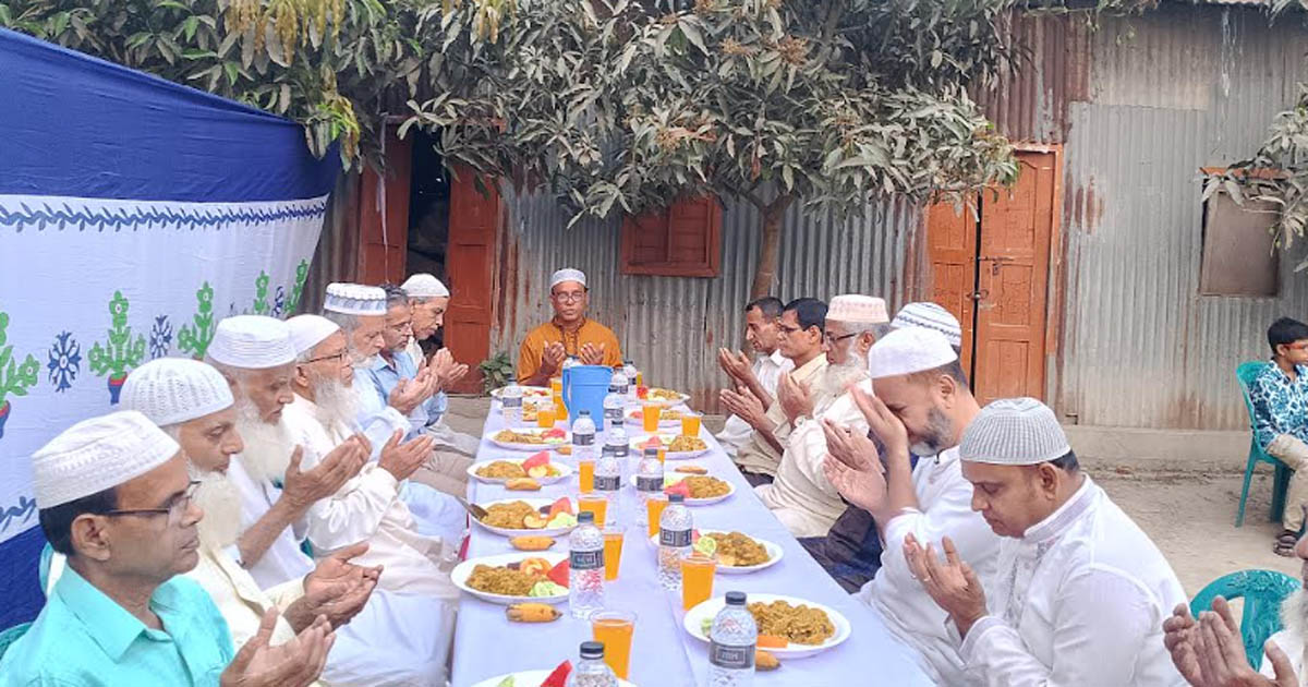 কালিহাতীতে প্রত্যয়ী ৯৩ এসএসসি ব্যাচের ইফতার মাহফিল